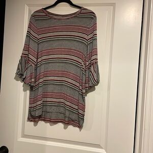 EUC Max Studio women’s red and gray ruffle sleeve striped top L​​​